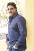 Sunil 2 Countries Interview Stills